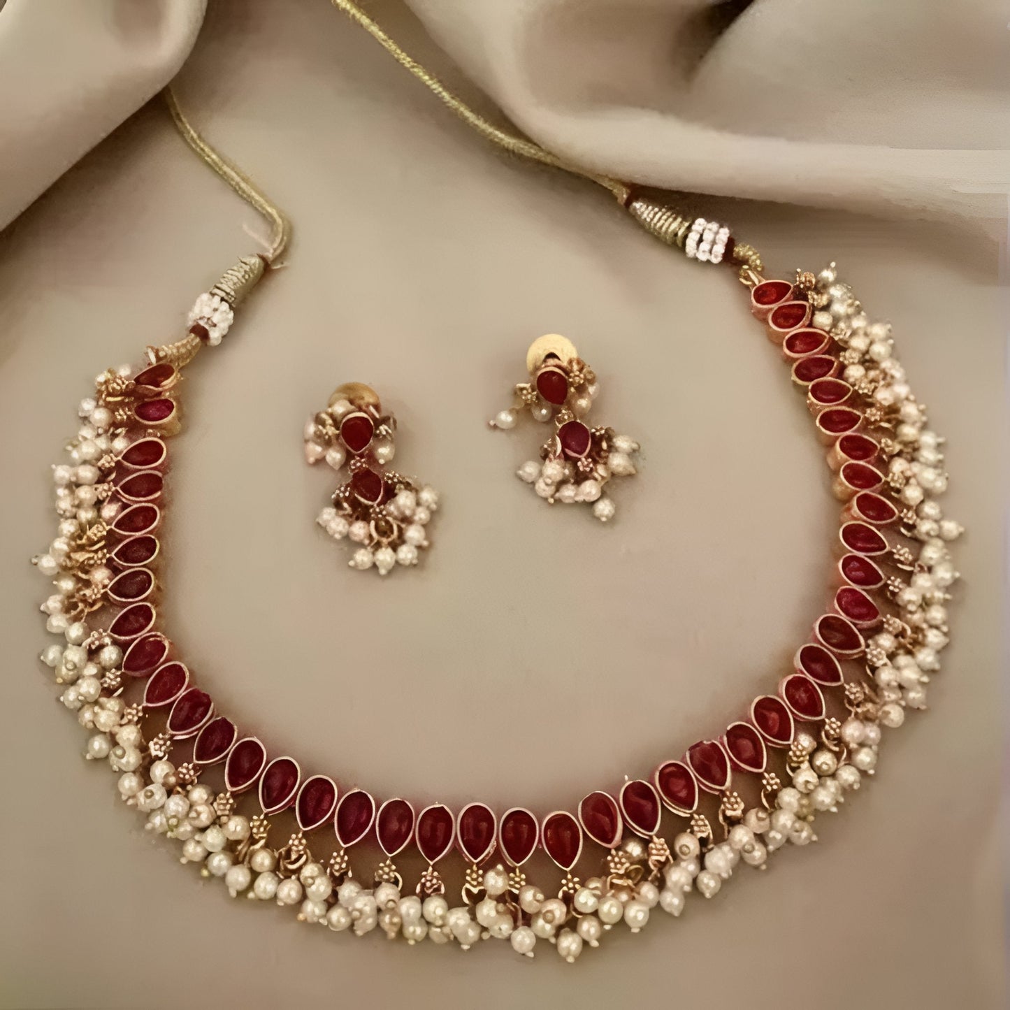 Stylish Women's Jewellery Set