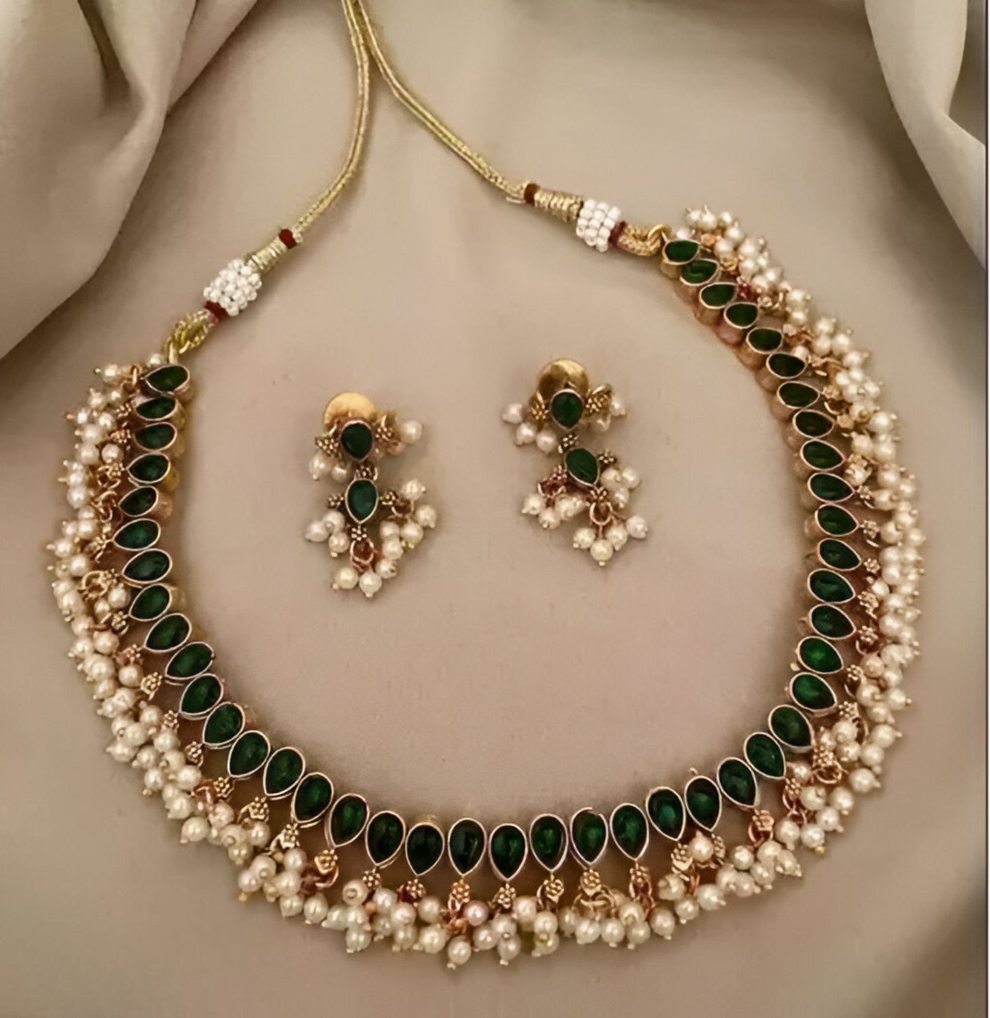 Stylish Women's Jewellery Set
